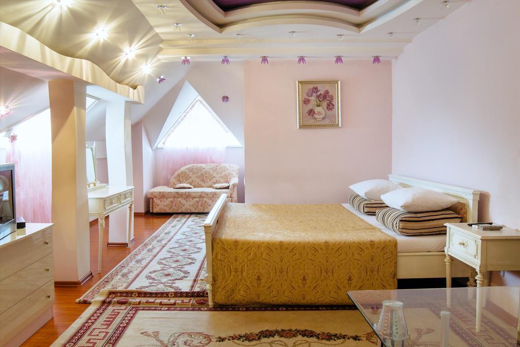 Hotel Ezio Chişinău Extérieur photo