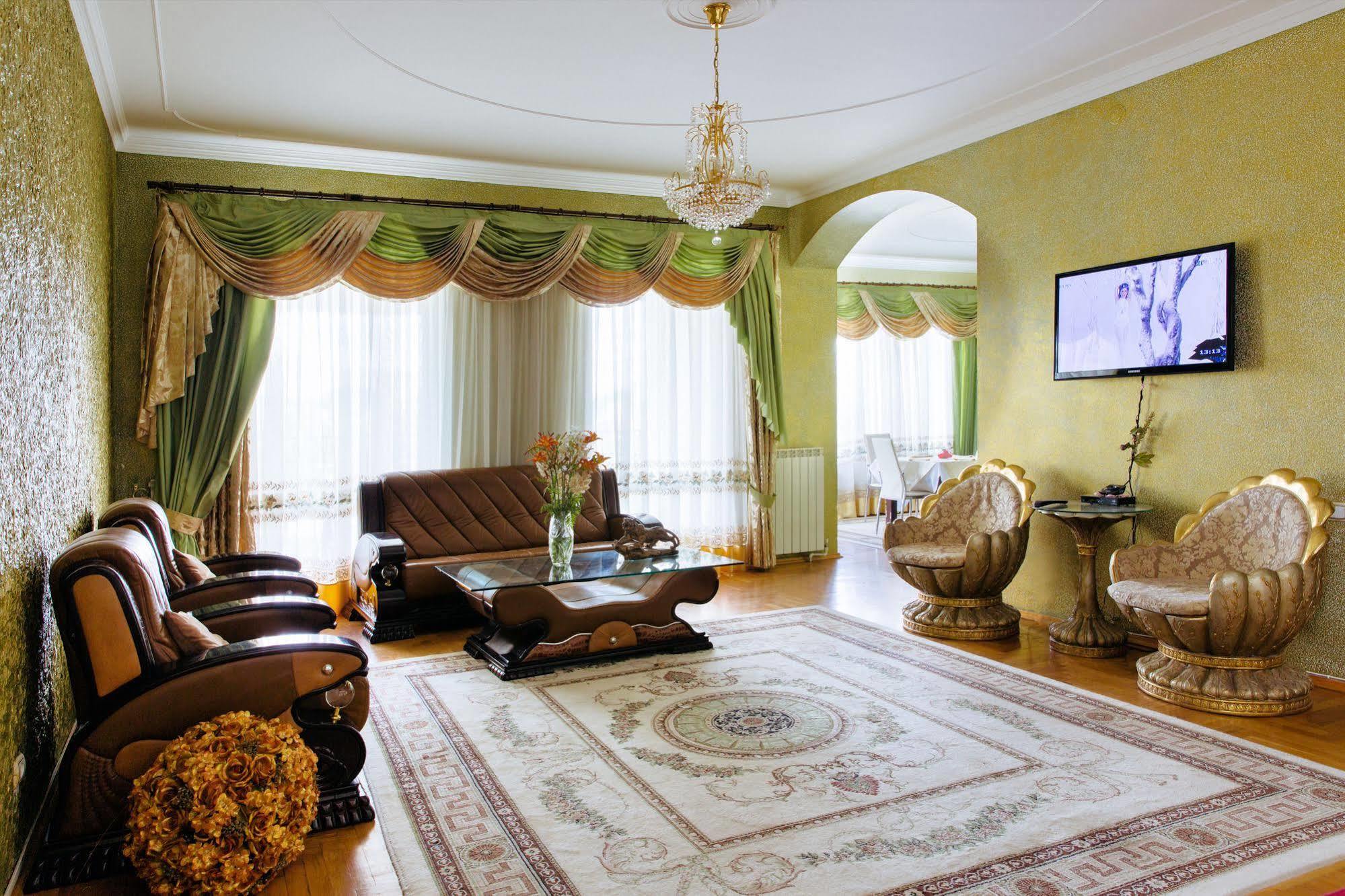 Hotel Ezio Chişinău Extérieur photo