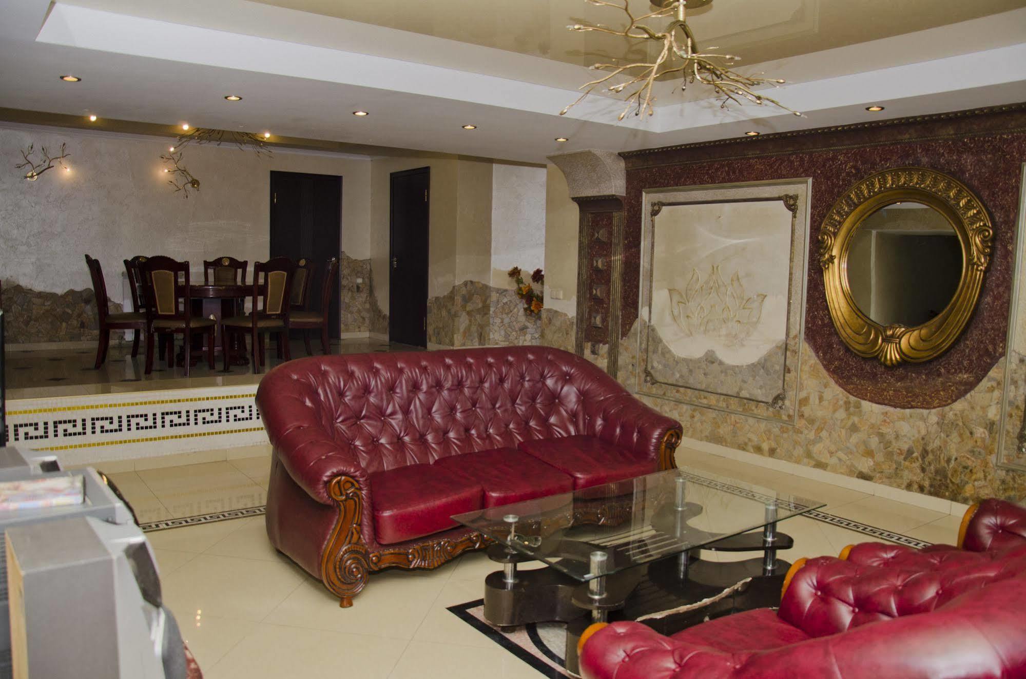 Hotel Ezio Chişinău Extérieur photo